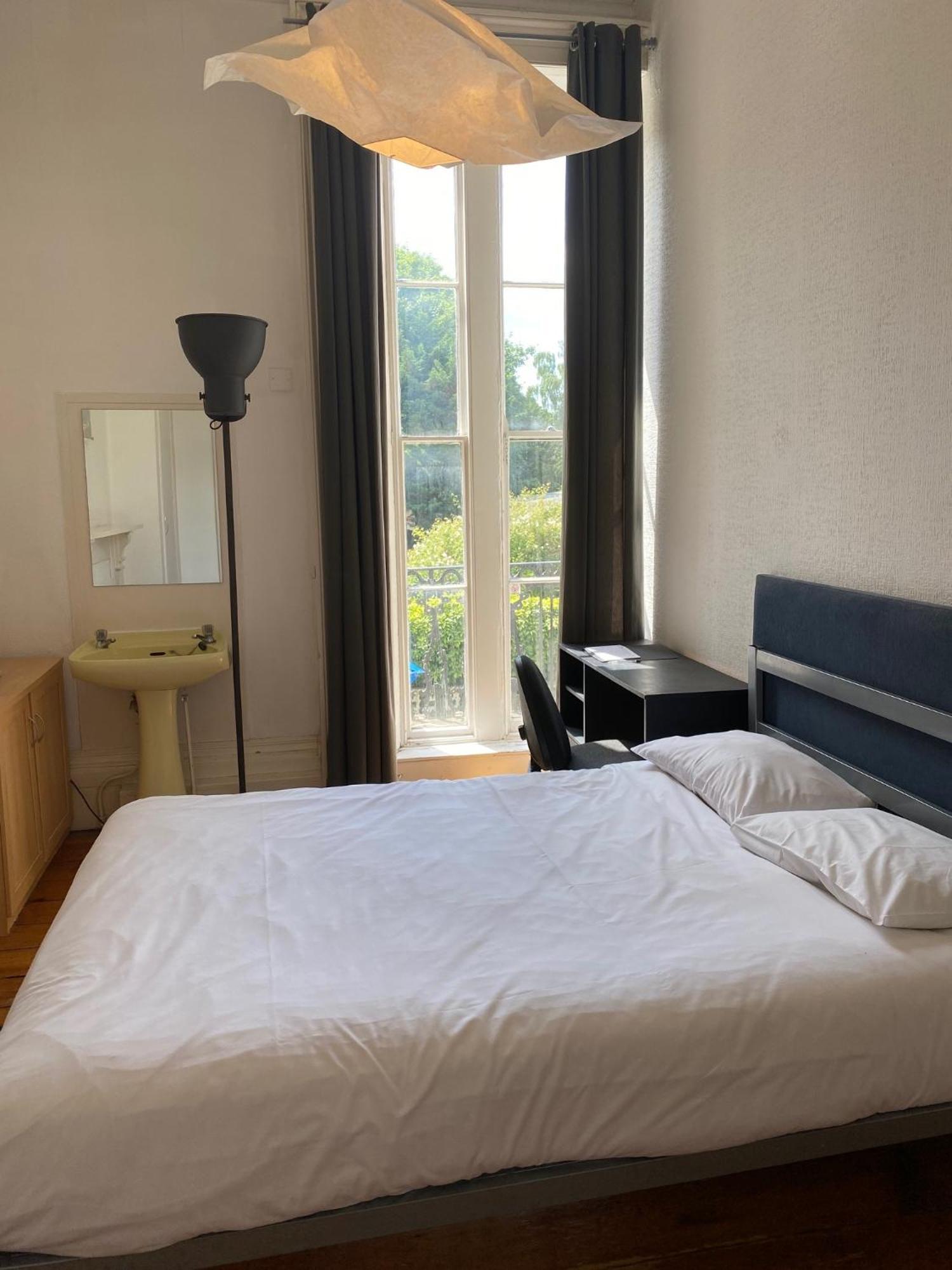 Westbourne Place Rooms - By Clifton Short Lets Bristol Bilik gambar