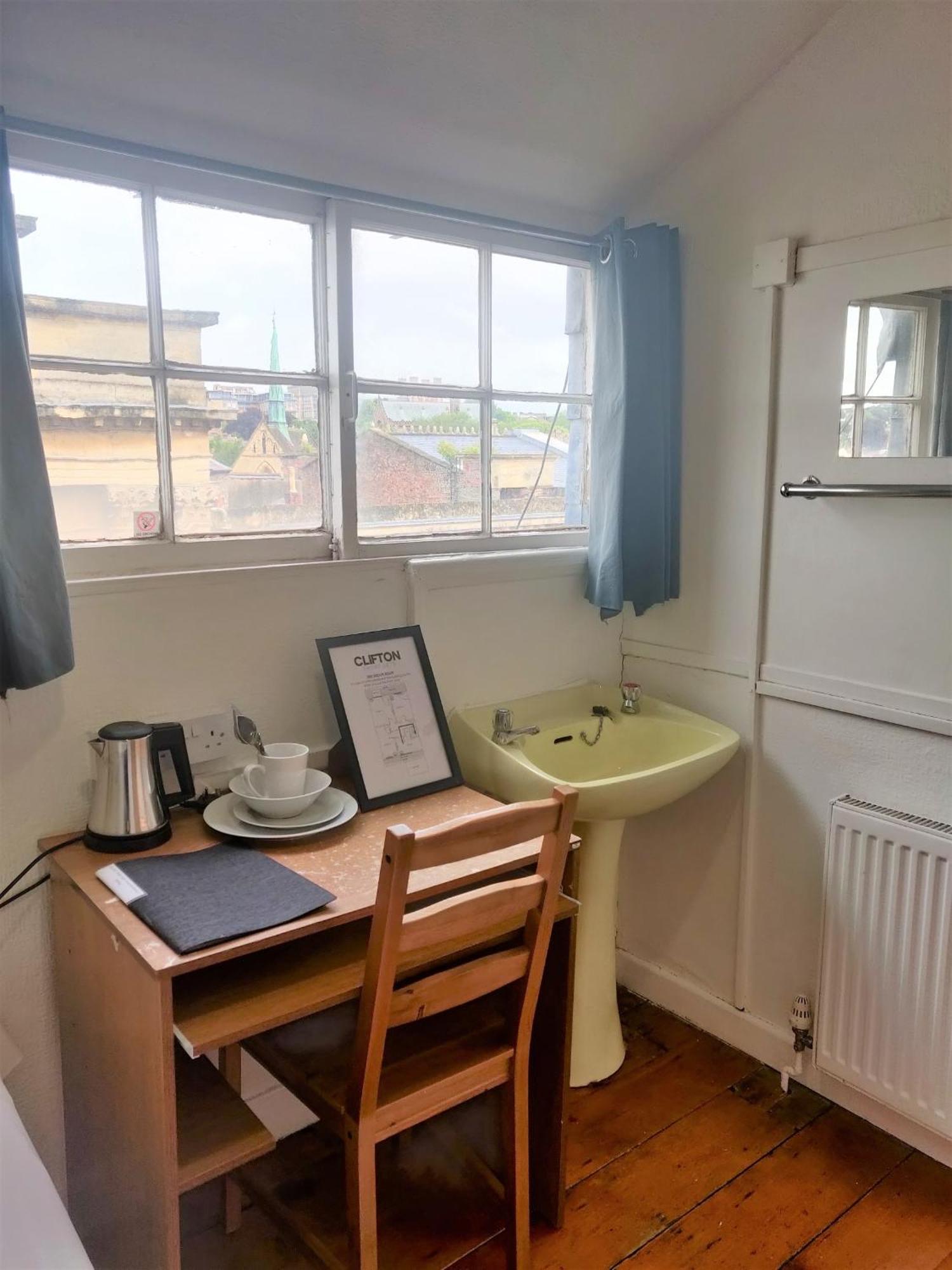 Westbourne Place Rooms - By Clifton Short Lets Bristol Bilik gambar