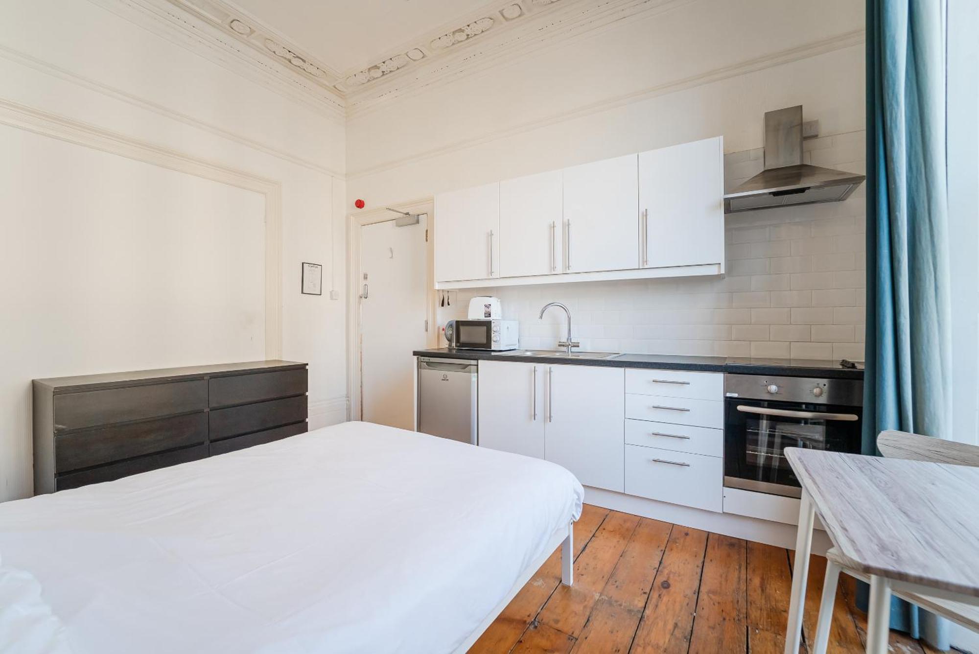 Westbourne Place Rooms - By Clifton Short Lets Bristol Bilik gambar
